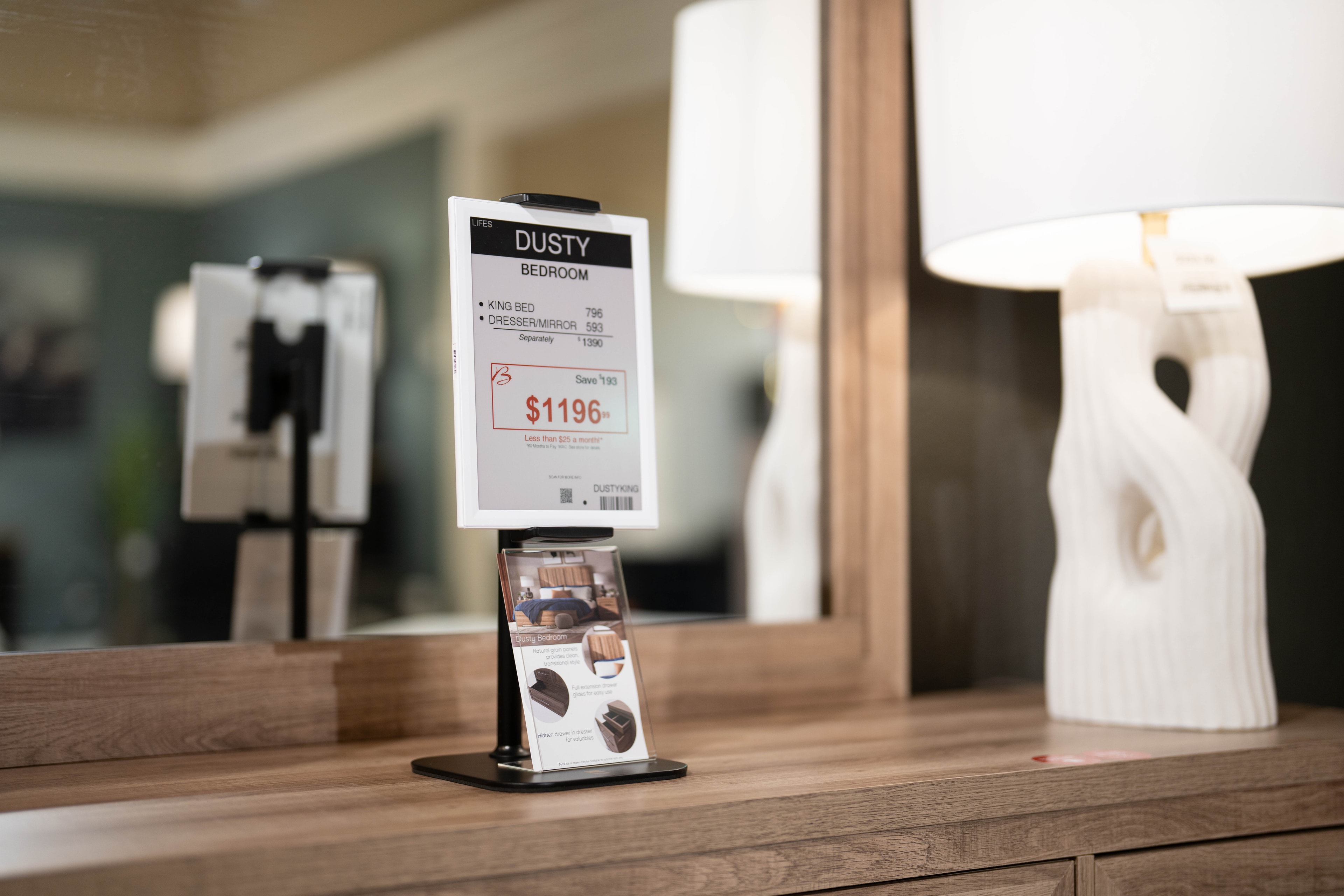 Bob Mills Furniture – electronic shelf label closeup