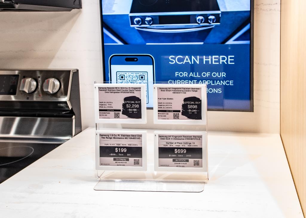 Colder's – Samsung appliance display with ESL pricing tags and QR code scan station