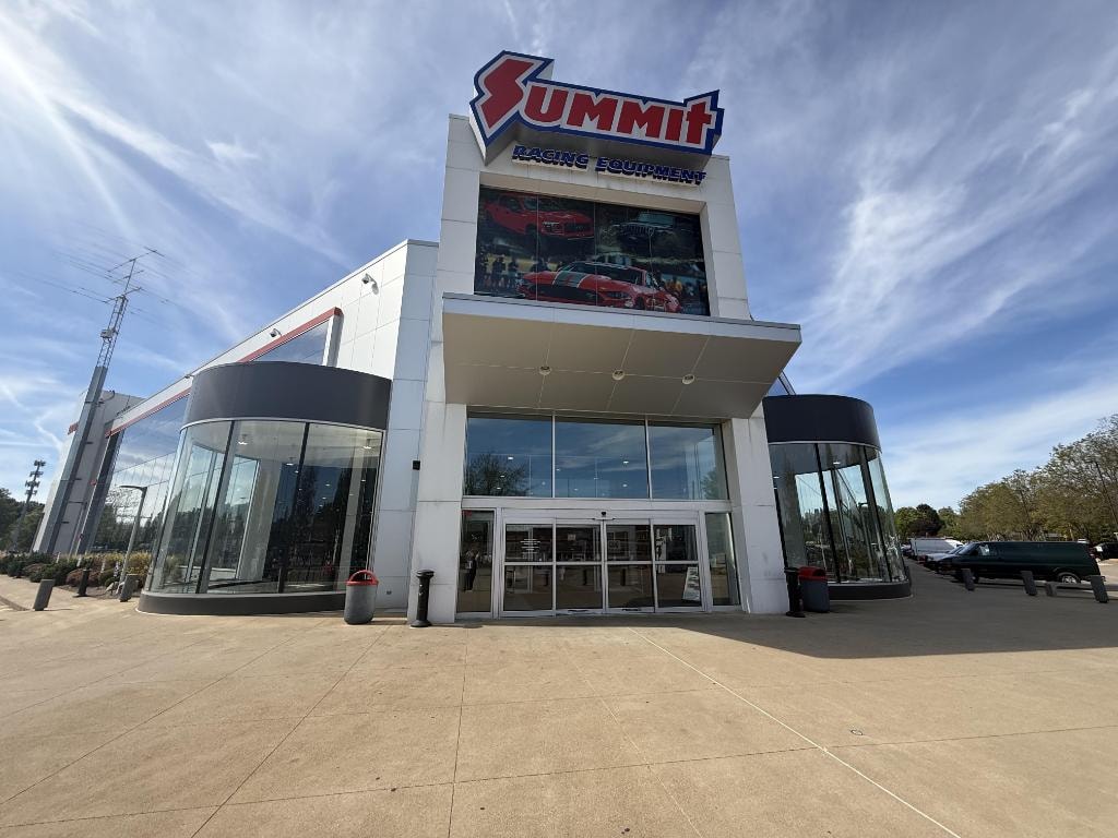 Summit Racing Equipment – exterior storefront building